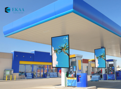Revolutionizing Outdoor Digital Signage: The Superiority of EKAA IP67 Displays Over Traditional Models